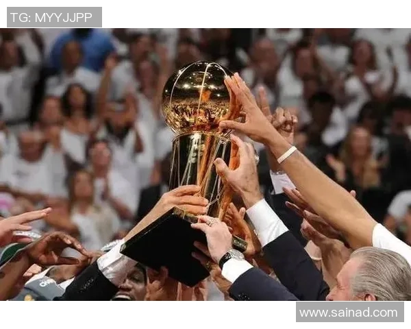 勇士队总决赛再度战胜热火队，成功问鼎冠军